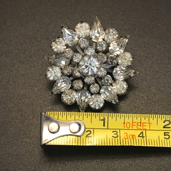 Vintage Cluster rounded Brooch - Picture 6 of 6